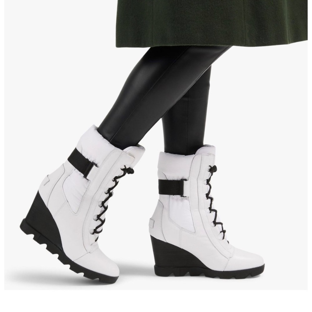 Sorel Joan Uptown mid lace white black boots - hard to find!!